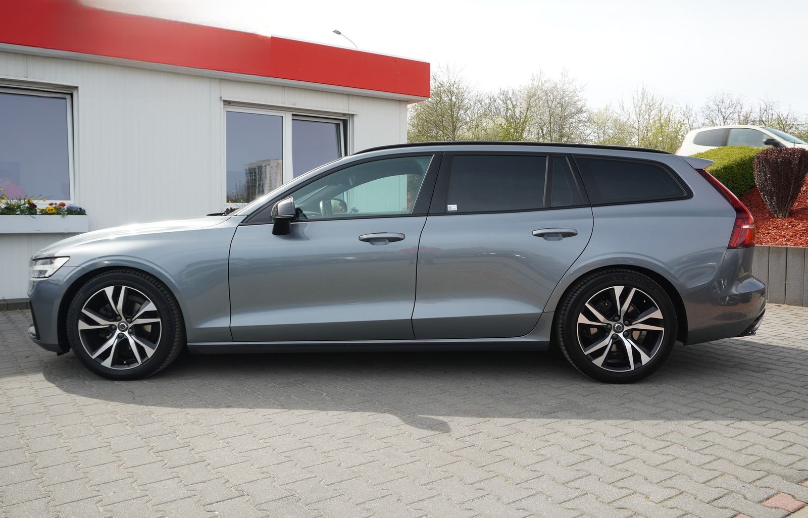 Volvo V60 Kombi 2.0 M-Hybrid R Design AHK DAB LED foto 3