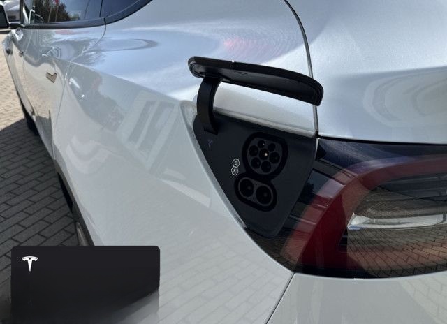 Tesla Model Y Long Range AWD foto 19