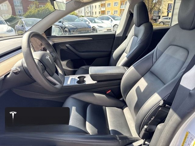 Tesla Model Y Long Range AWD foto 10