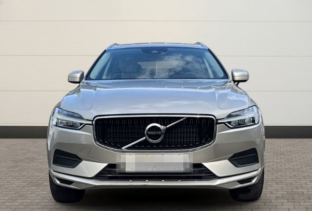 Volvo XC60 Momentum 2WD PDC - Tempomat - AHK - Navi foto 2