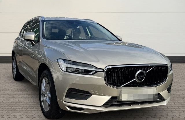 Volvo XC60 Momentum 2WD PDC - Tempomat - AHK - Navi foto 3