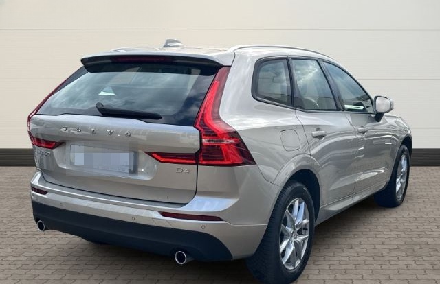 Volvo XC60 Momentum 2WD PDC - Tempomat - AHK - Navi foto 4