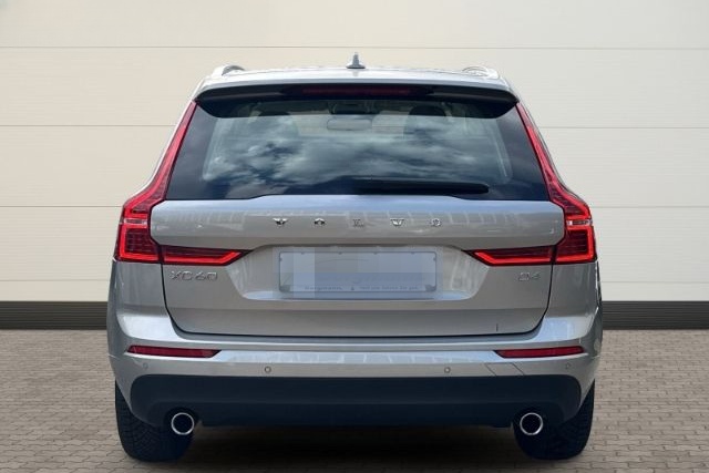 Volvo XC60 Momentum 2WD PDC - Tempomat - AHK - Navi foto 5