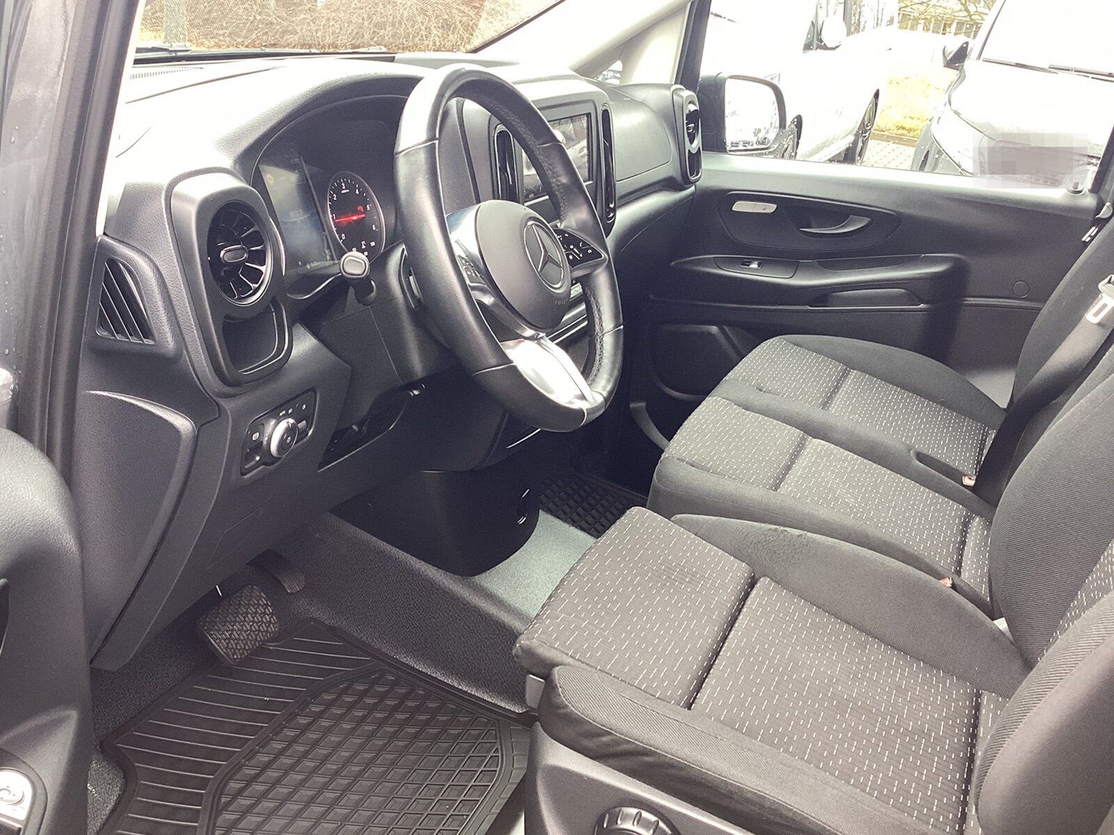 Mercedes-Benz Vito 116 KA/K 4x4 9G DISTR AHK 2,5t MBUX foto 9