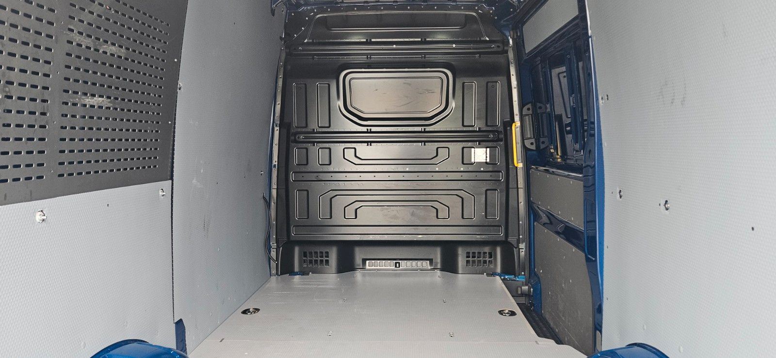 Volkswagen Crafter Kasten Kasten 35 mittellang Hochdach 4MO foto 11