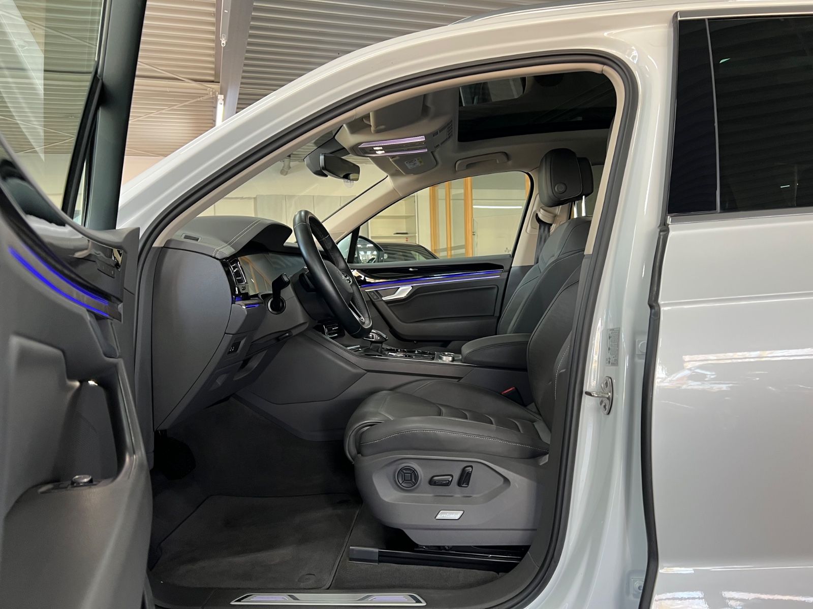 Volkswagen Touareg 3.0 V6 TSI Atmosphere 4M eHybrid SUPER foto 20