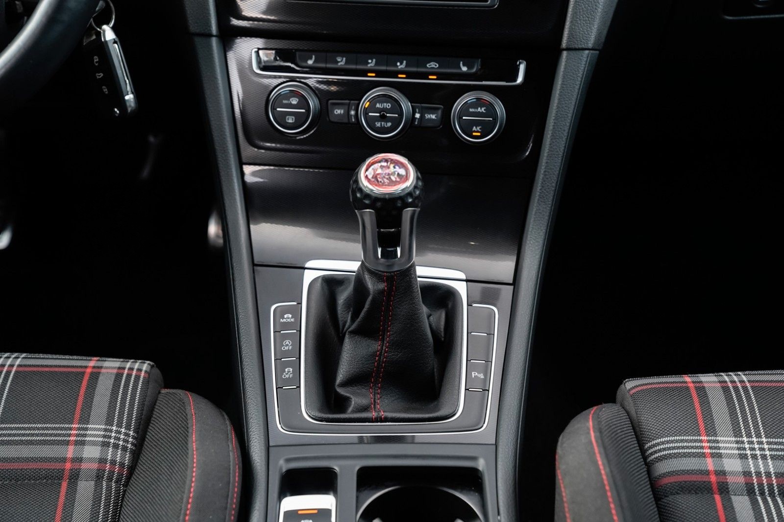 Volkswagen Golf VII GTI Navi *300 PS* foto 15