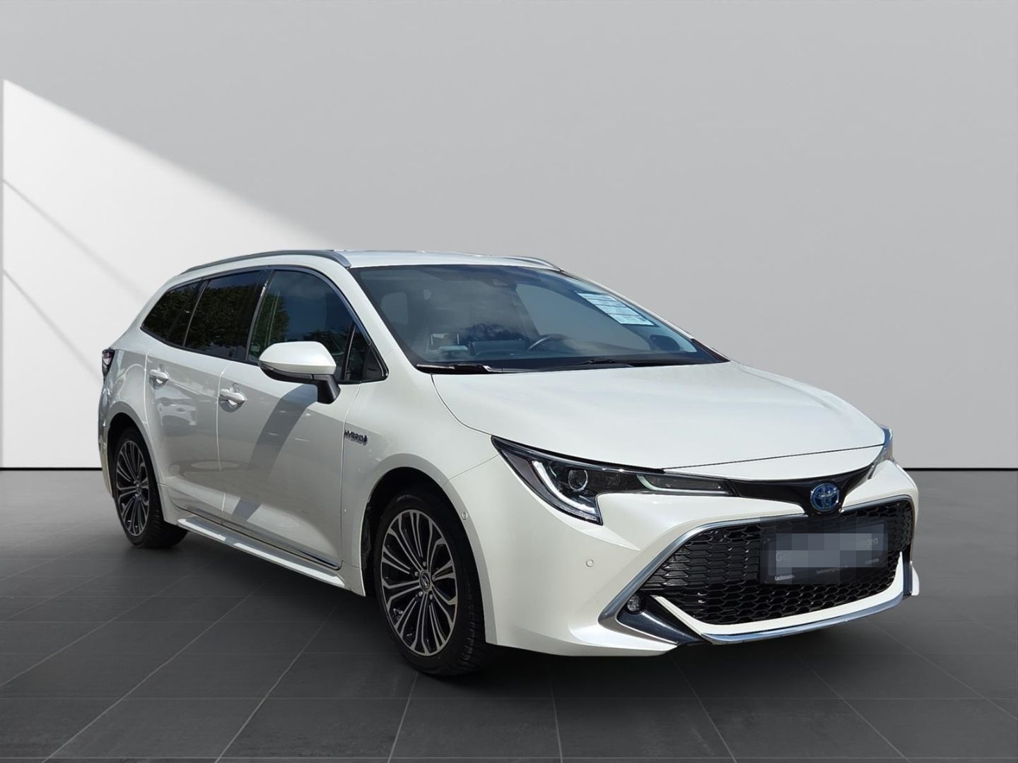 Toyota Corolla TS 2.0 Hybrid Lounge  *Navi*Leder*Techni foto 4