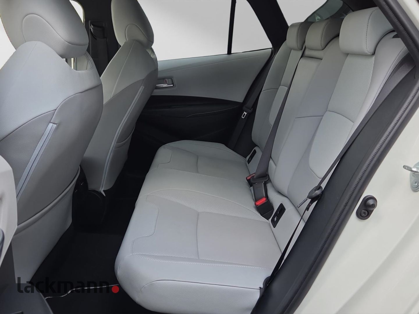 Toyota Corolla TS 2.0 Hybrid Lounge  *Navi*Leder*Techni foto 10