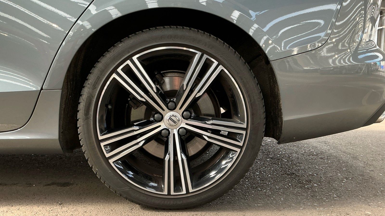 Volvo V60 2.0 T5 250PS GEATRONIC*INSCRIPTION*LEDER*AHK foto 10