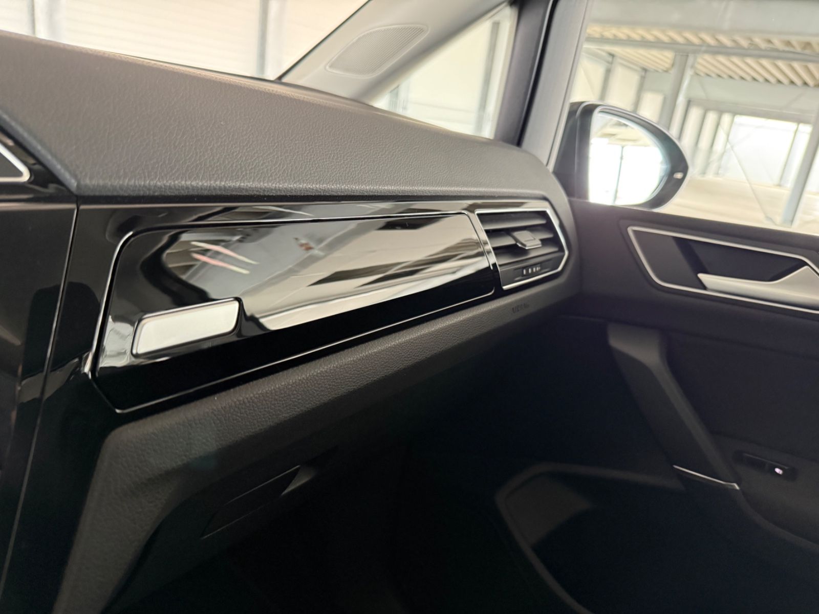 Volkswagen Touran DSG ALC ACC PDC SH Carplay AndroidAuto foto 23