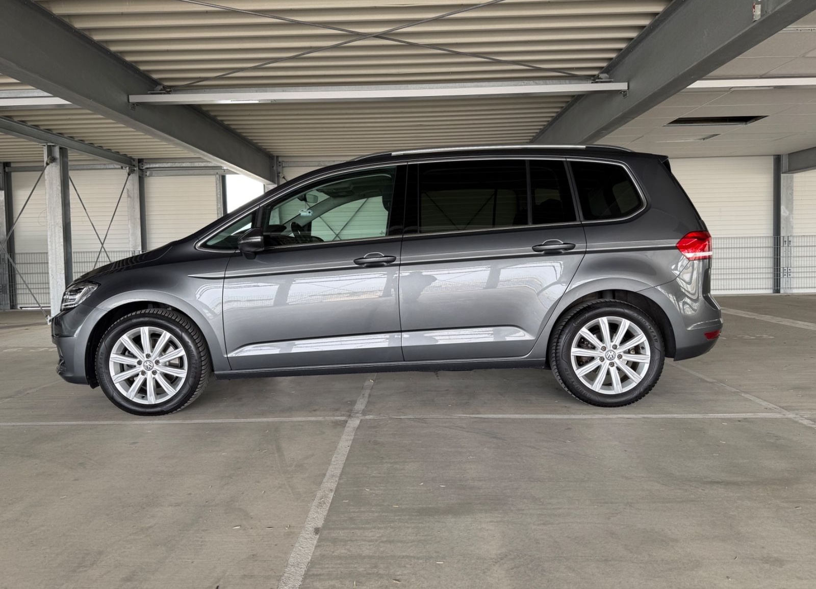 Volkswagen Touran DSG ALC ACC PDC SH Carplay AndroidAuto foto 4