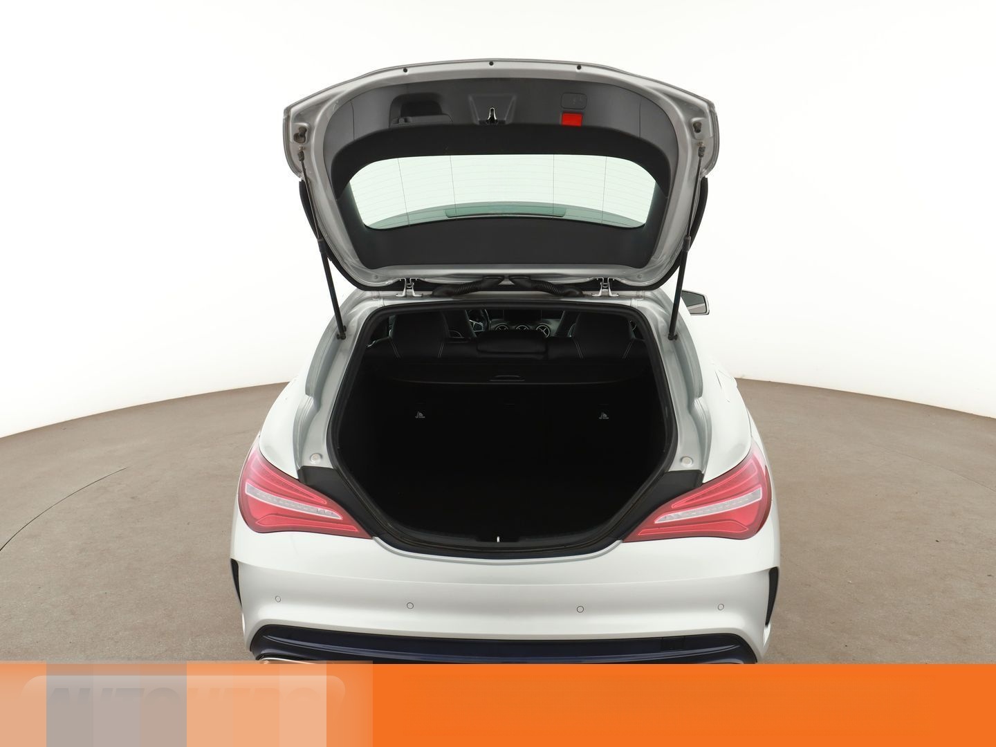 Mercedes-Benz CLA-Klasse CLA 180 Shooting Brake AMG Line Aut. foto 17