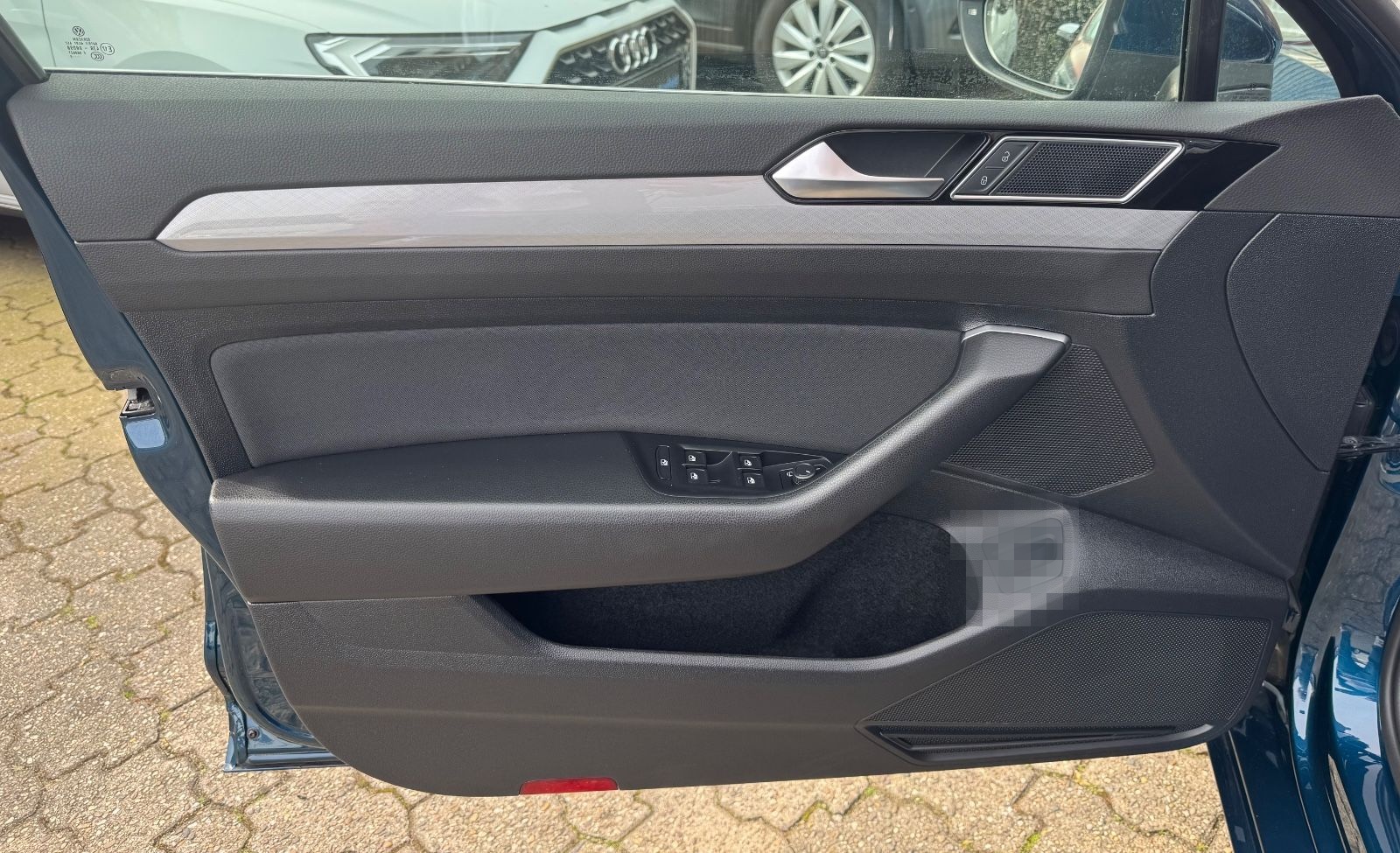 Volkswagen Passat Variant 1.5 TSI DSG Business LED AHK Navi foto 19