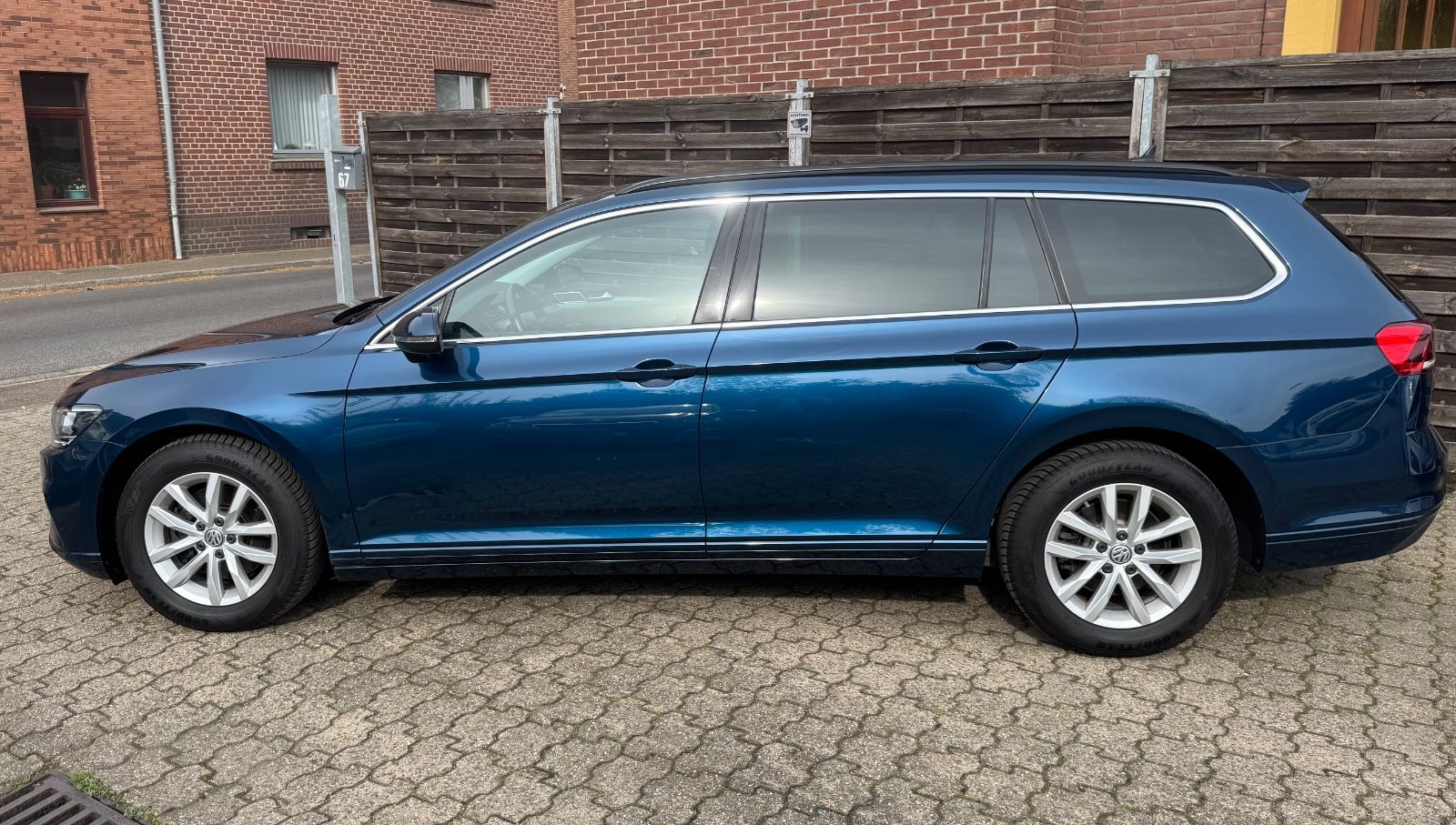 Volkswagen Passat Variant 1.5 TSI DSG Business LED AHK Navi foto 5