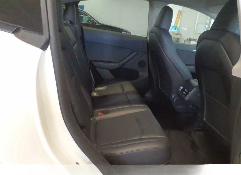 Tesla Model Y Long Range Dual AWD Autopilot 3 foto 7