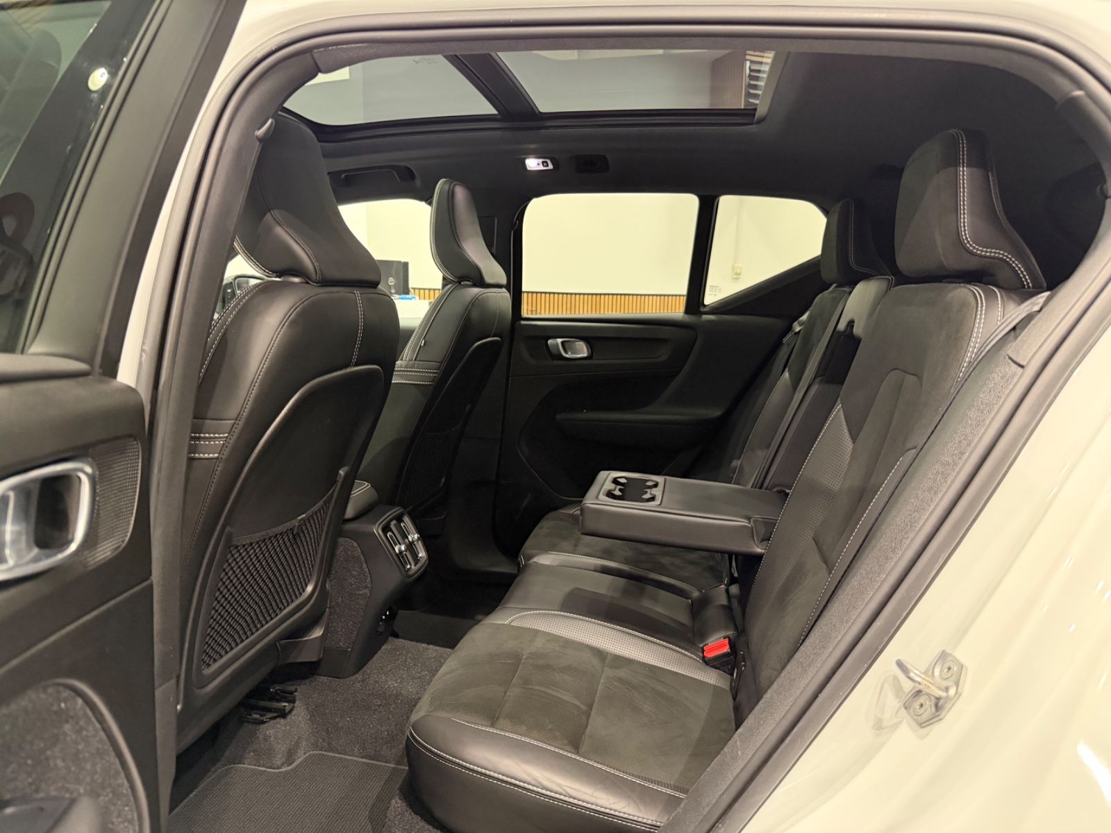 Volvo XC40 R Design AWD 1.HAND PANO+KAMERA+LED+AHK foto 17