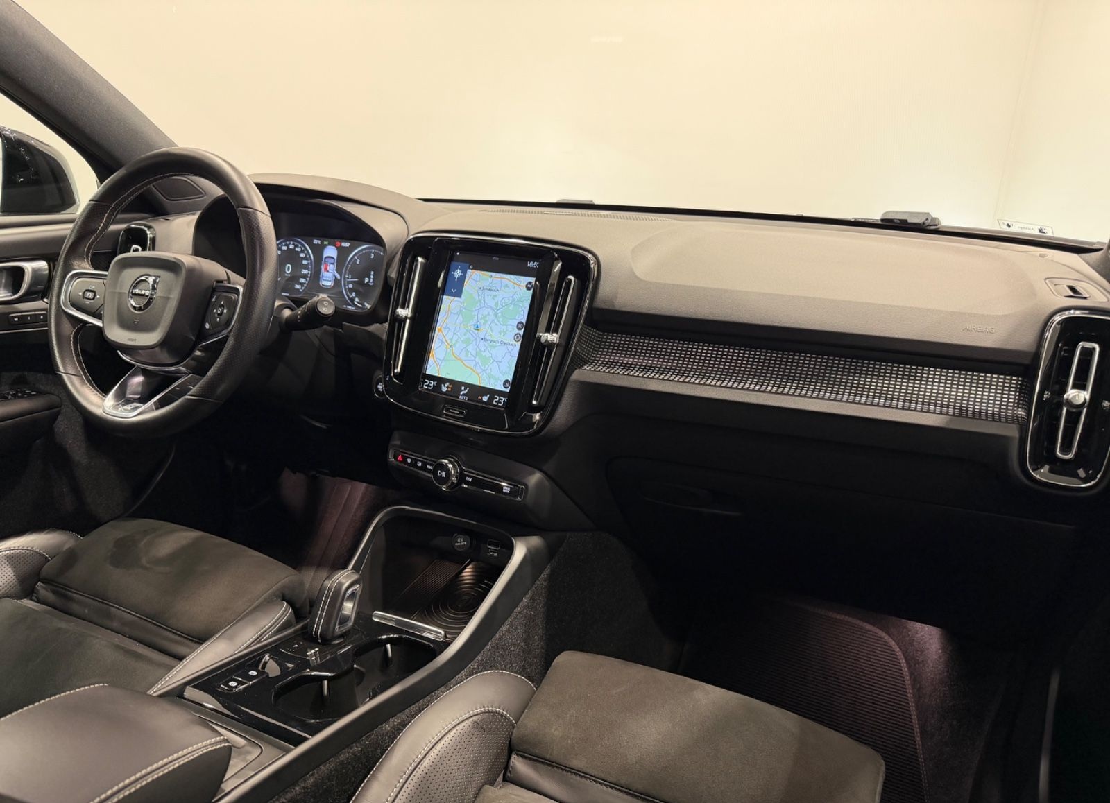 Volvo XC40 R Design AWD 1.HAND PANO+KAMERA+LED+AHK foto 21