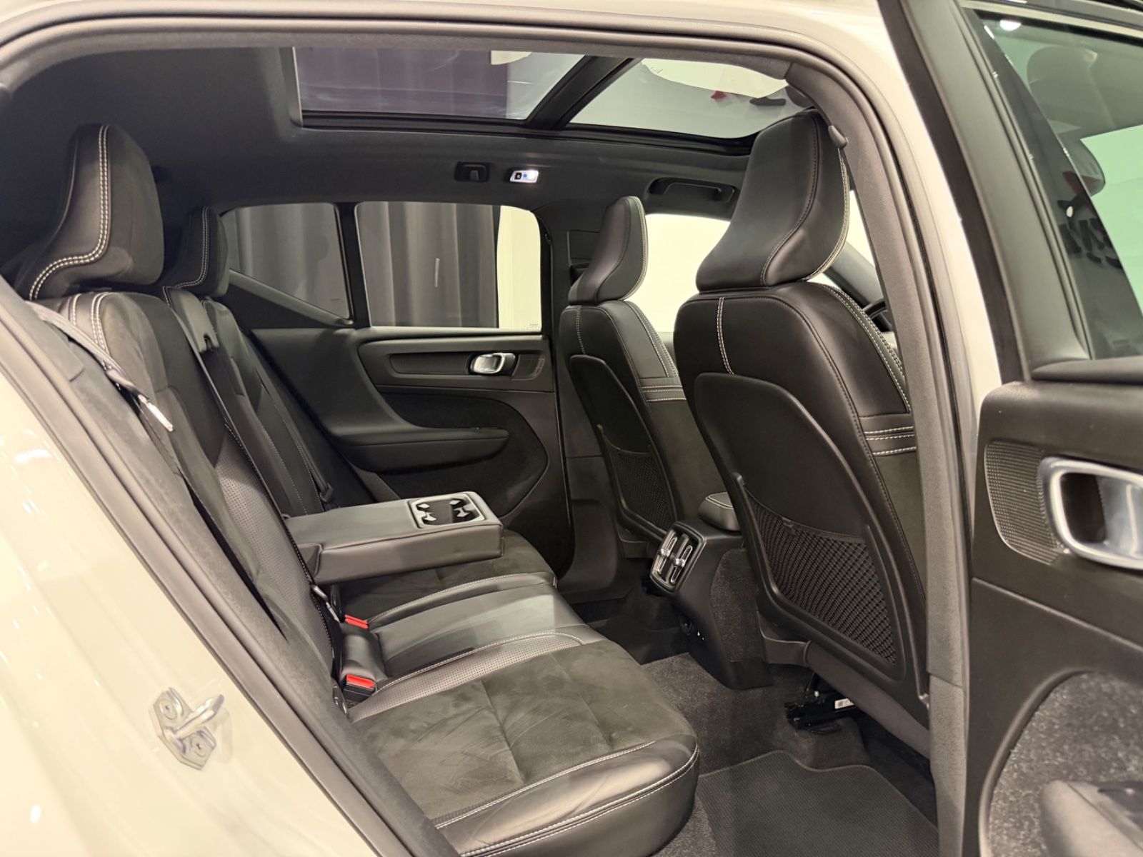 Volvo XC40 R Design AWD 1.HAND PANO+KAMERA+LED+AHK foto 24