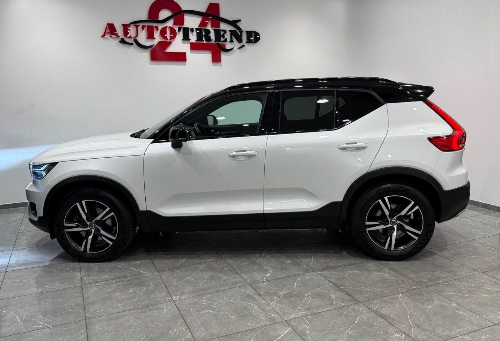 Volvo XC40 R Design AWD 1.HAND PANO+KAMERA+LED+AHK foto 9