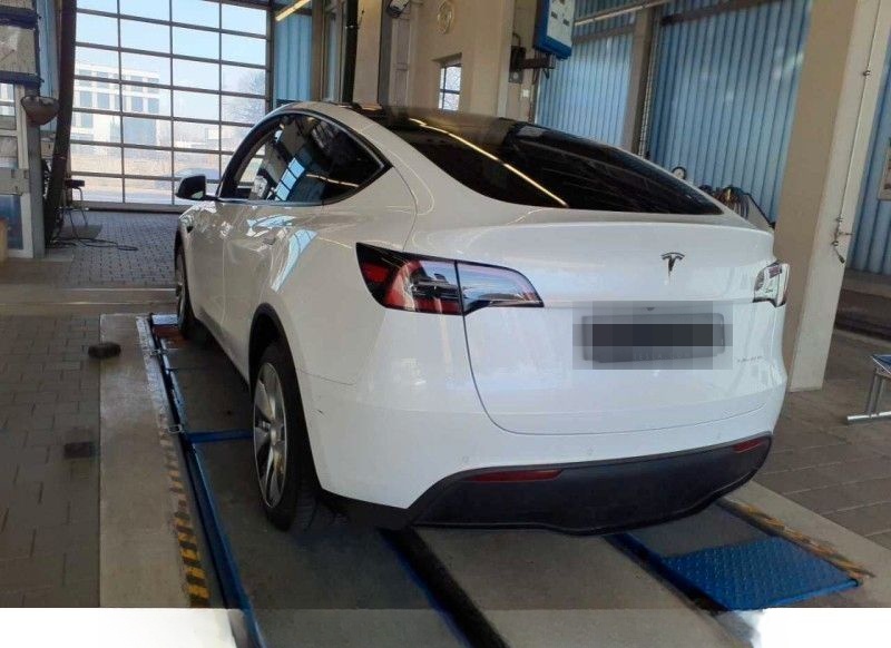 Tesla Model Y Long Range Dual AWD Autopilot foto 3