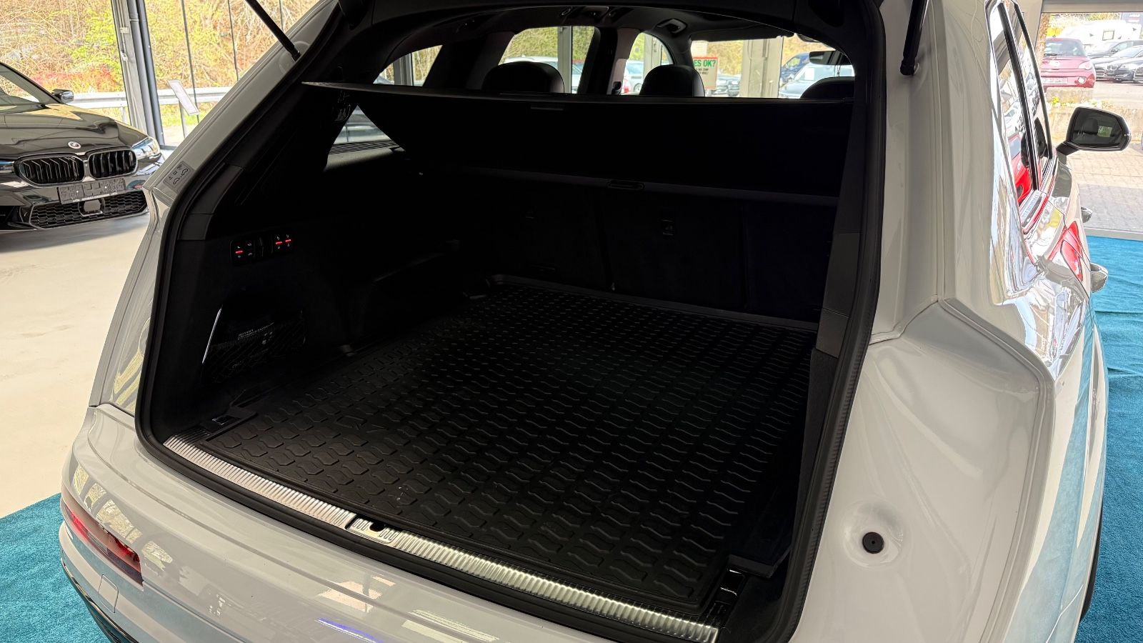 Audi SQ7 4.0 TDI quattro*7-Sitzer*3xS-Line*Pano*360 K foto 13