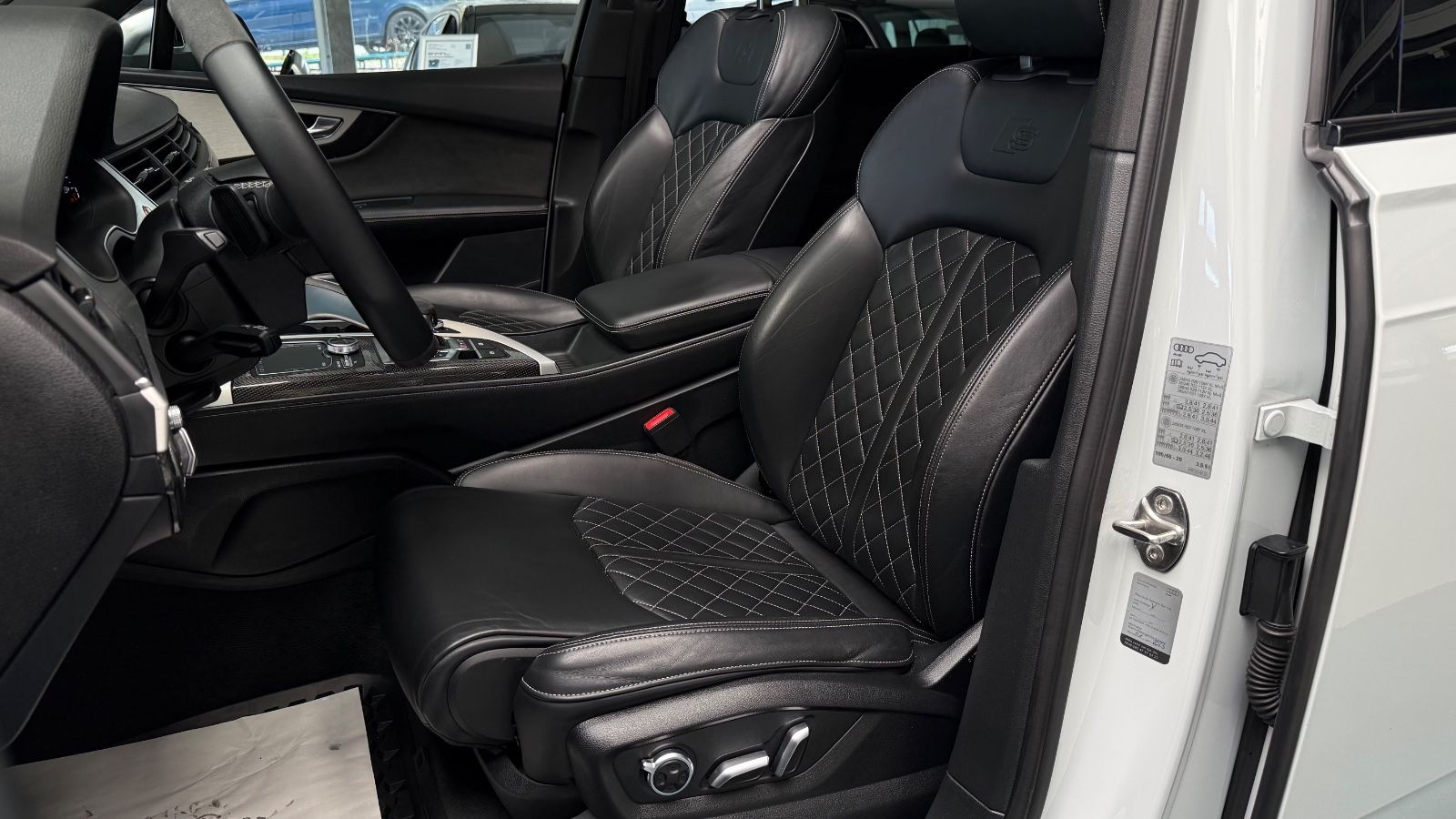 Audi SQ7 4.0 TDI quattro*7-Sitzer*3xS-Line*Pano*360 K foto 23