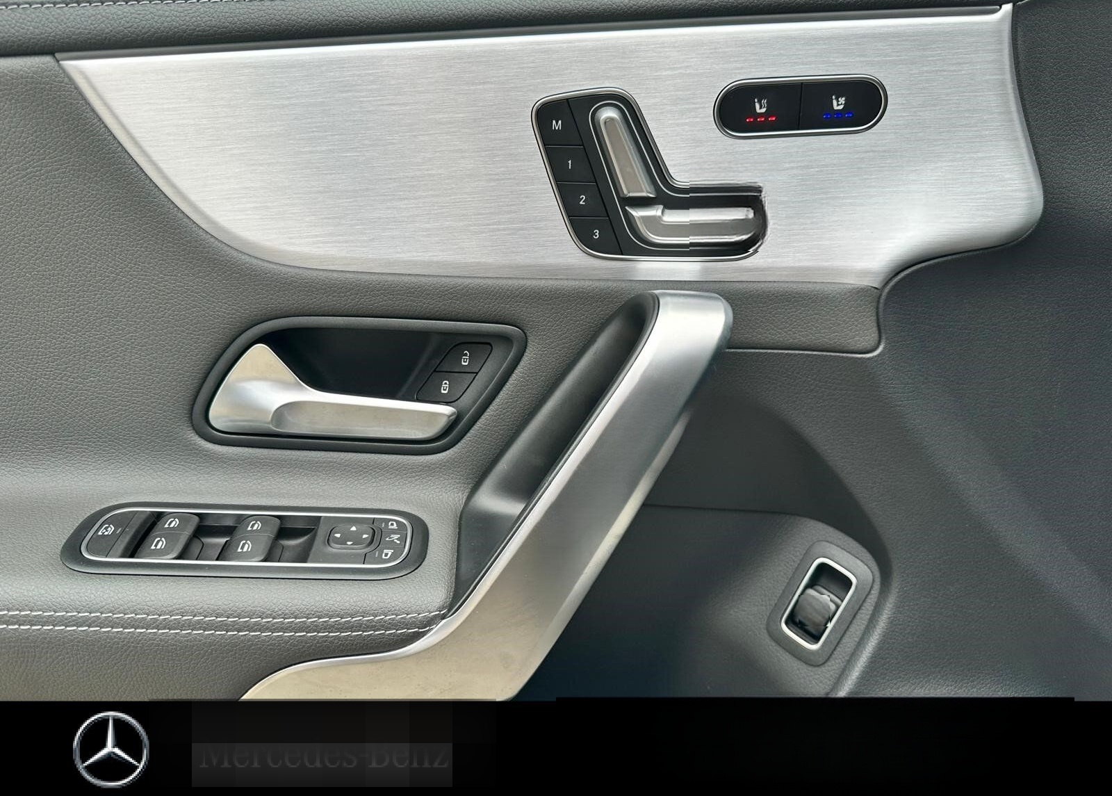 Mercedes-Benz CLA250 4M SB DIST MLED STHZ PAN HUD AHK BUR AMG foto 6