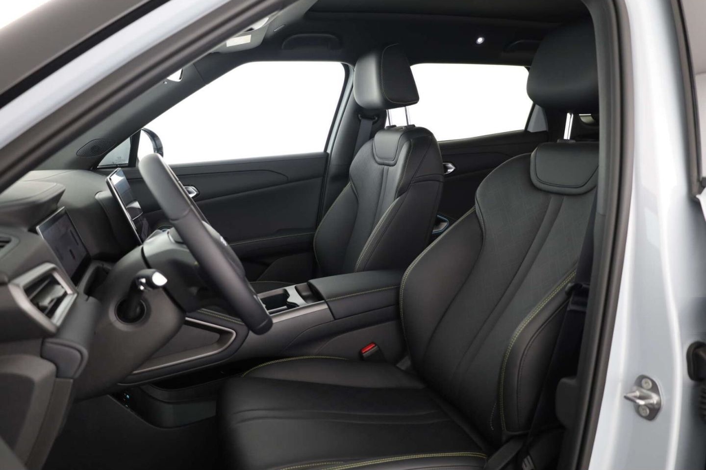 BYD ATTO 2 DM-i Boost LP: 40.549,- /Top-View/LED-Sch foto 11