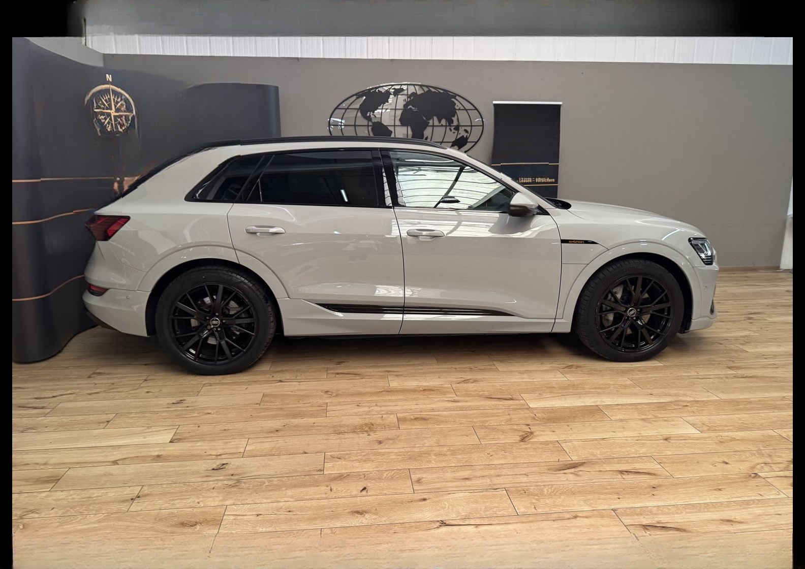 Audi e-tron 55 QU.S-Line Kamera/21/Side&Lane/ACC/Navi foto 8
