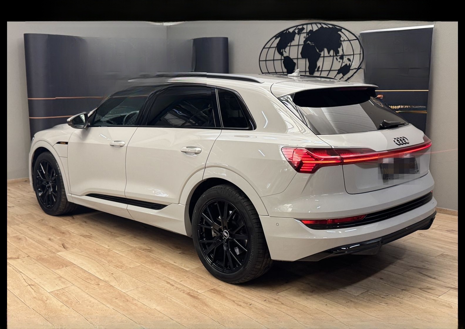 Audi e-tron 55 QU.S-Line Kamera/21/Side&Lane/ACC/Navi foto 10