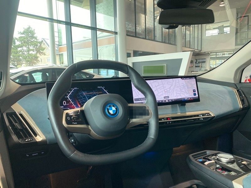 BMW iX xDrive40 Sportpaket Loft CockpitProf ACC H&K foto 7