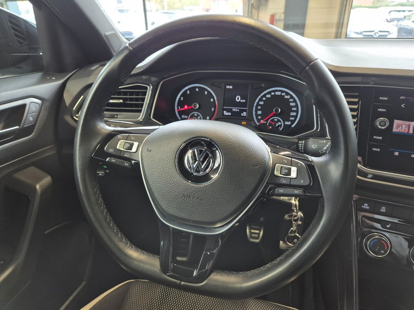 Volkswagen T-ROC 1.5 TSI SPORT SITZHZ PDC CAMERA PANO ACC foto 20