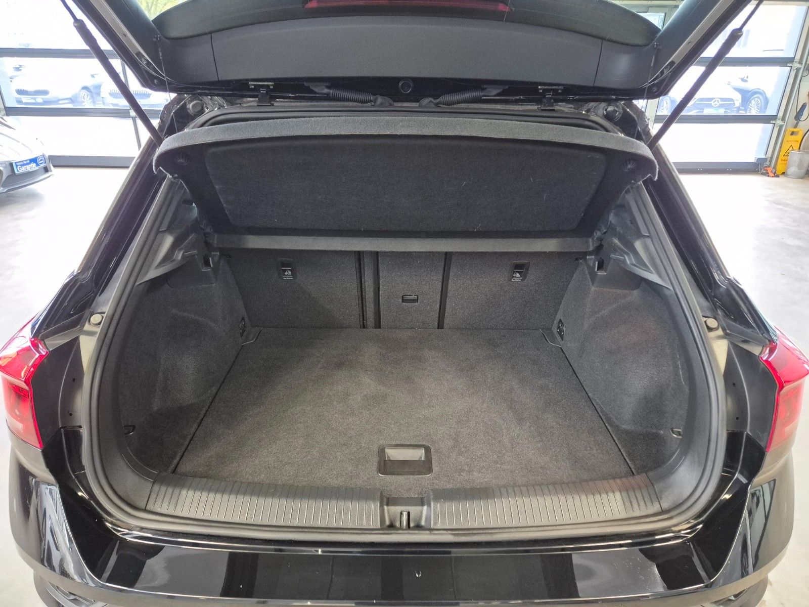 Volkswagen T-ROC 1.5 TSI SPORT SITZHZ PDC CAMERA PANO ACC foto 24