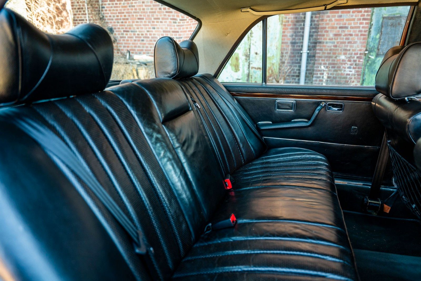 Mercedes-Benz 300 SEL 6,9 foto 13