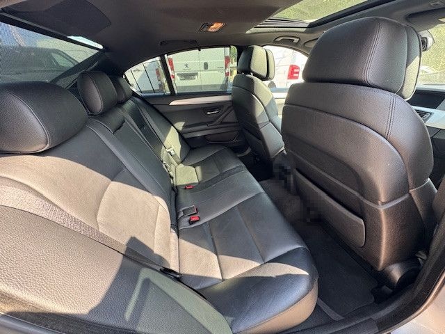 BMW 550i*M-Paket*Leder*Navi*Bi-Xenon*Kamera* foto 14