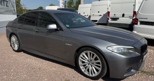 BMW 550i*M-Paket*Leder*Navi*Bi-Xenon*Kamera* foto 4