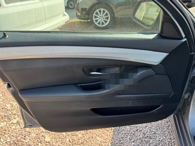 BMW 550i*M-Paket*Leder*Navi*Bi-Xenon*Kamera* foto 9