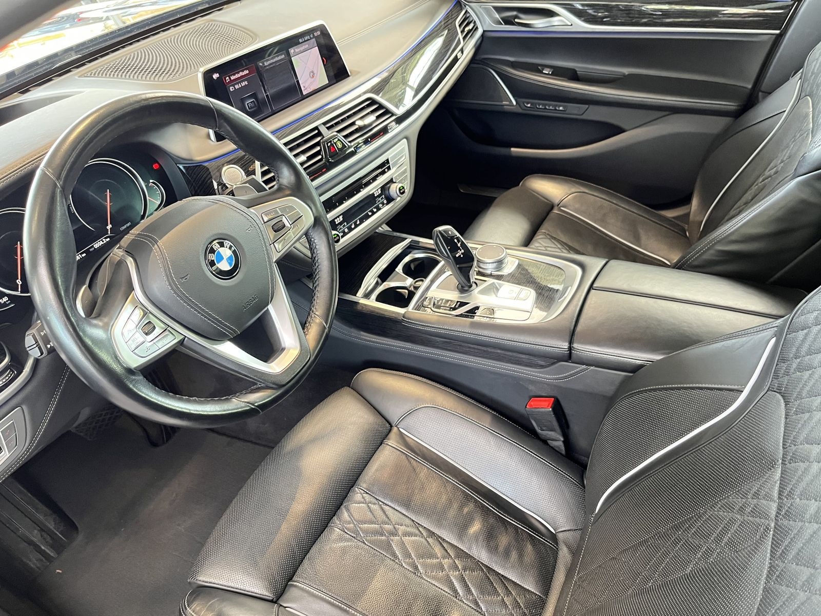 BMW 750d xDrive Limousine Standhzg./Massage/HuD/Lase foto 11