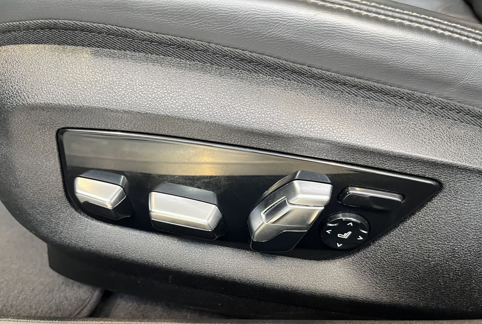 BMW 750d xDrive Limousine Standhzg./Massage/HuD/Lase foto 16