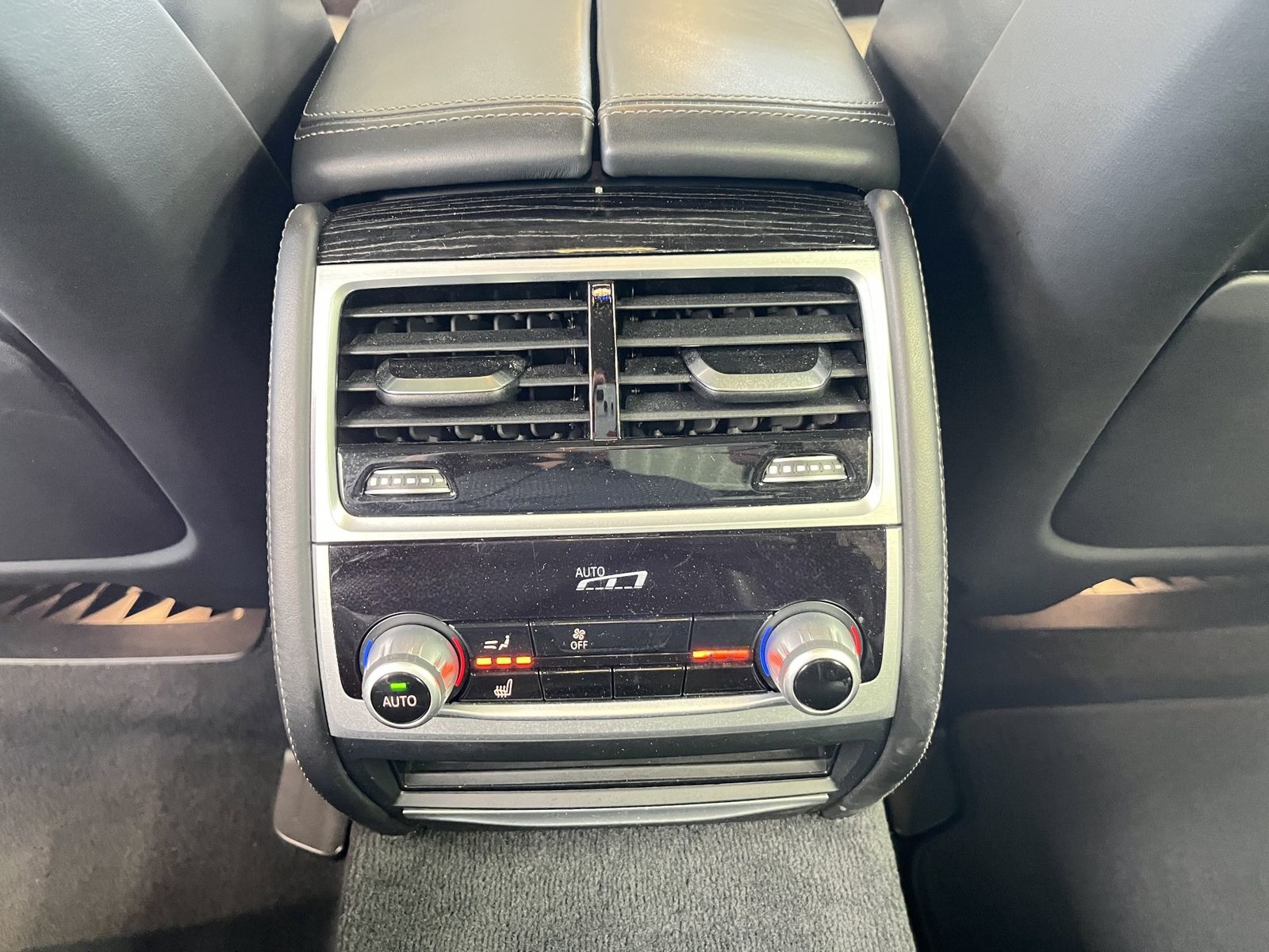 BMW 750d xDrive Limousine Standhzg./Massage/HuD/Lase foto 18