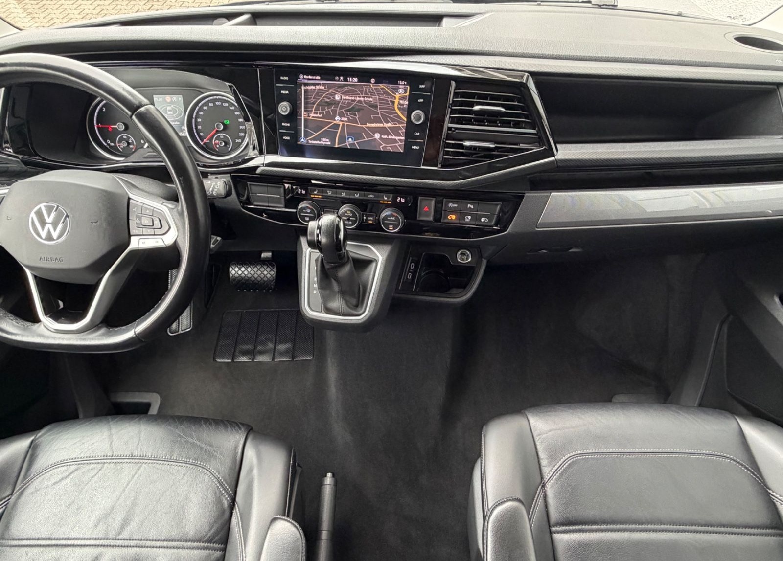 Volkswagen T6 MULTIVAN 4M DSG*GENERATION SIX*ACC*KAM*LEDER* foto 9