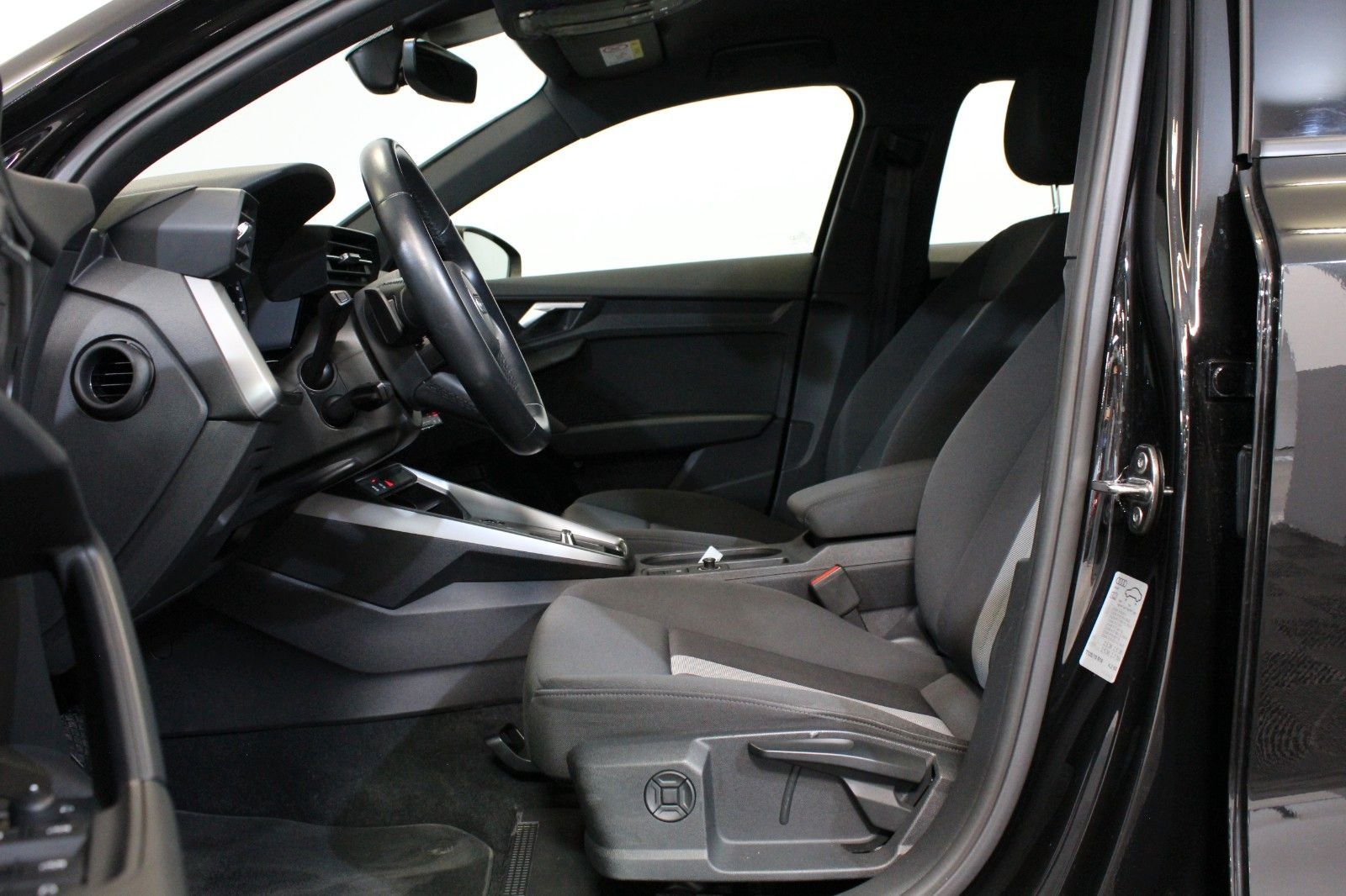 Audi A3 Limousine 30 TFSI*Advanced*S-tronic*LED*Navi* foto 25