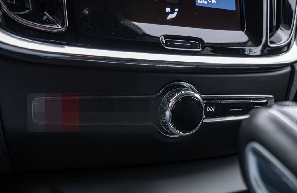 Volvo V60 D4 AWD Momentum Pro NAVI KAM HK BLIS foto 12