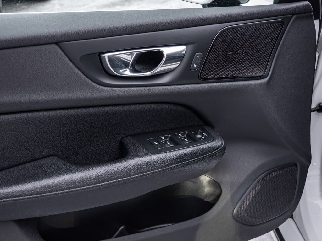 Volvo V60 D4 AWD Momentum Pro NAVI KAM HK BLIS foto 17