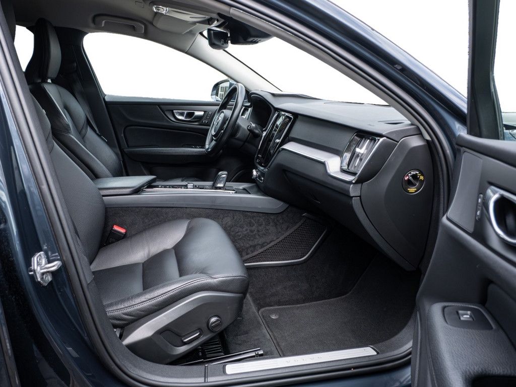 Volvo V60 B5 Momentum Pro ACC+SHZ+BLIS foto 5