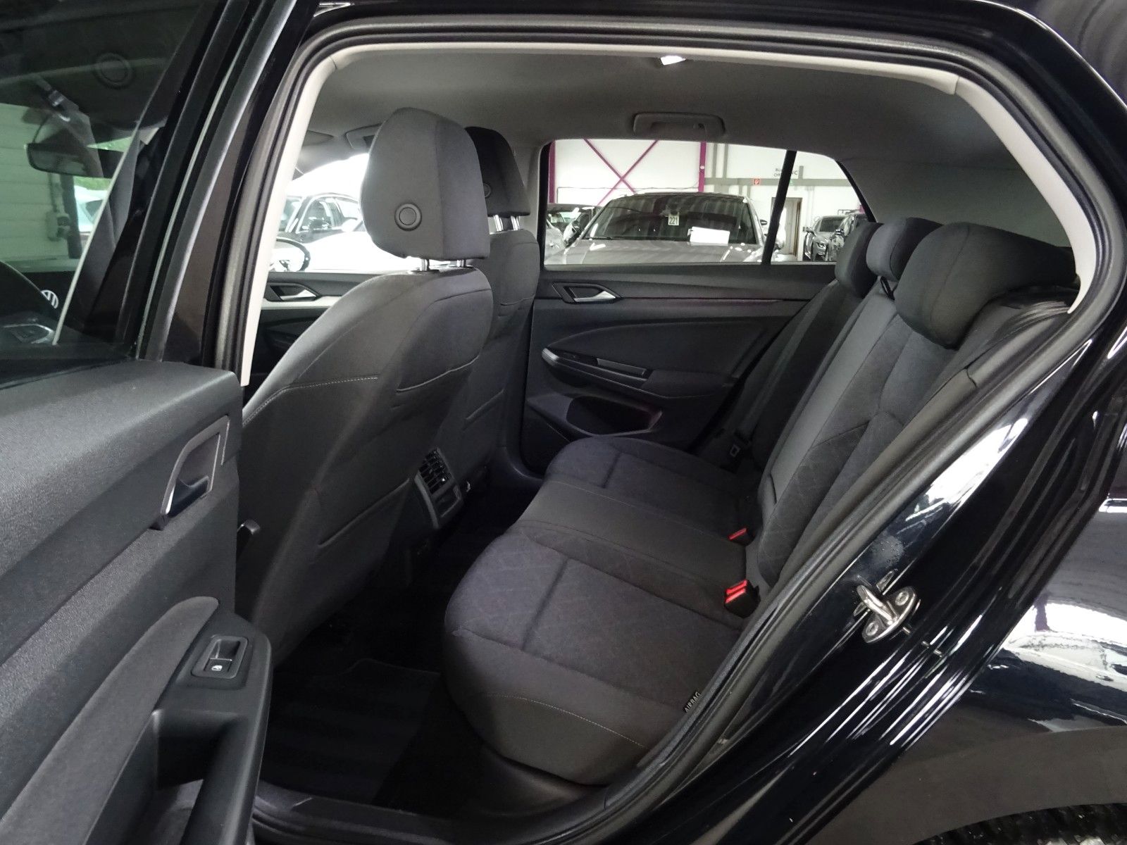 Volkswagen GOLF 8 2.0 TDI Life*ACC*PLA*SHA*LED*FLA*SH* foto 11