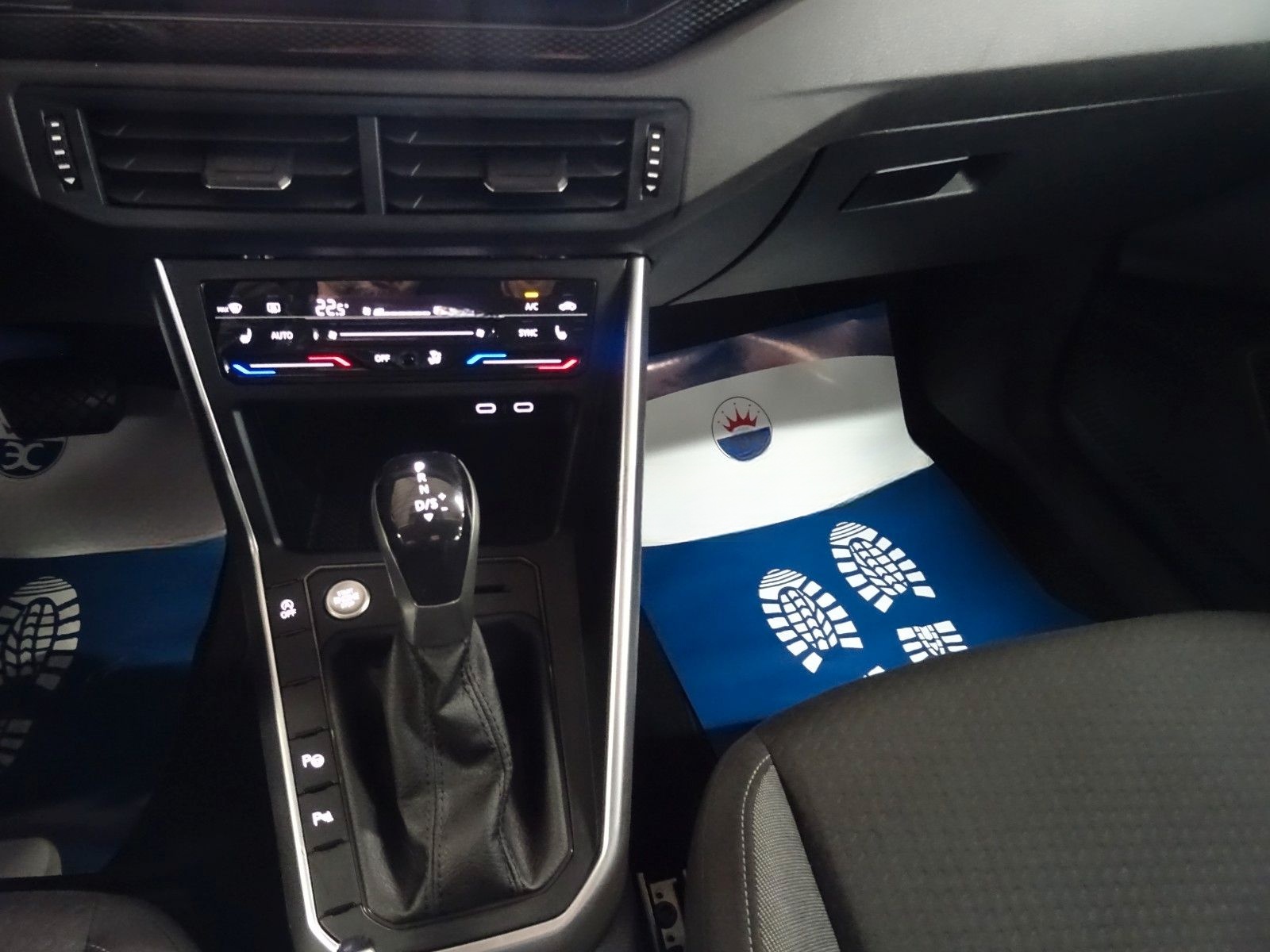 Volkswagen TAIGO 1.0 TSI*DIGI*AHK*ACC*CAM*BEATS*TWA*SHA*KEY foto 8