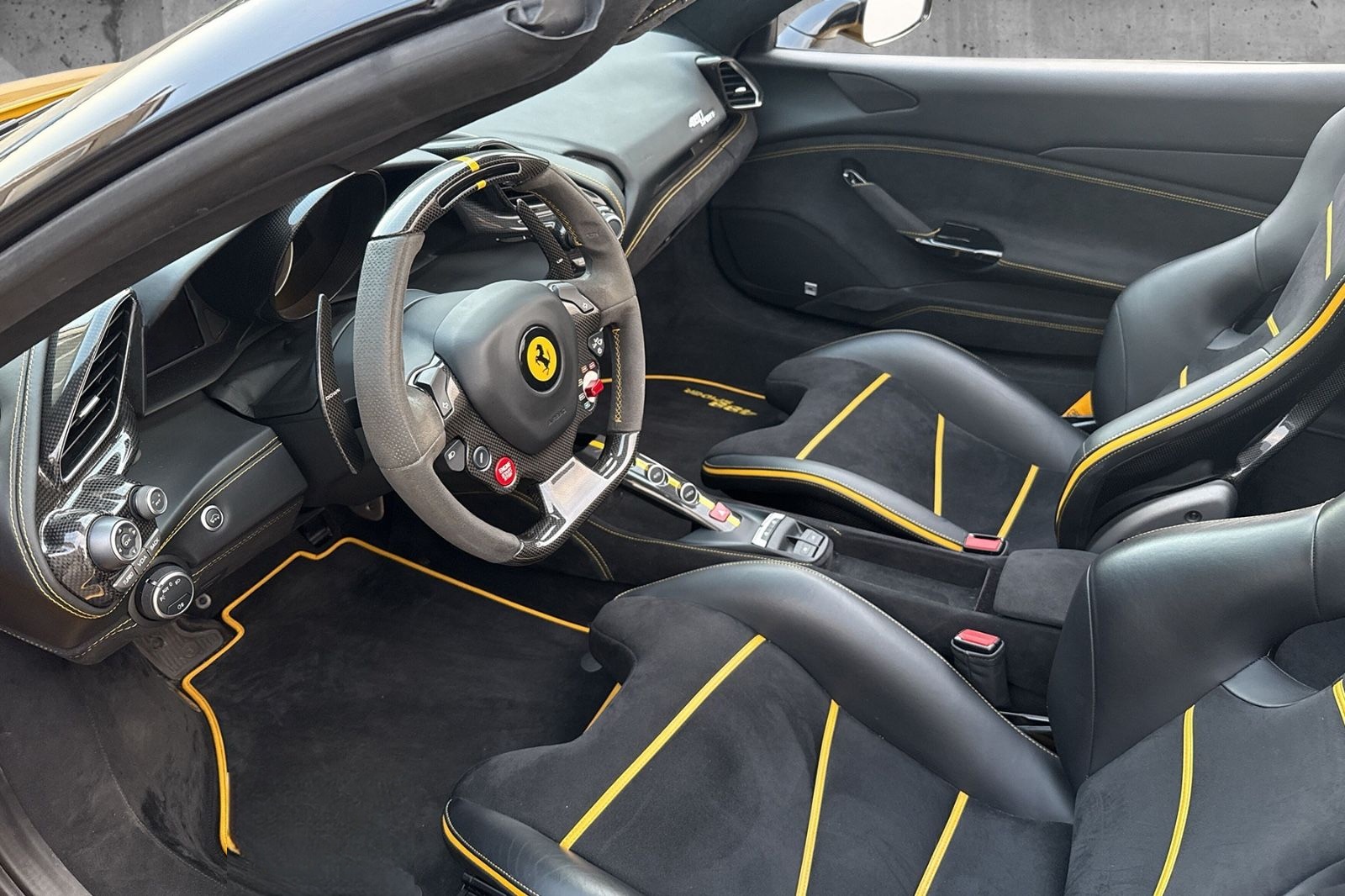 Ferrari 488 Spider*1of1 Tailor Made*Special Carbon* foto 14