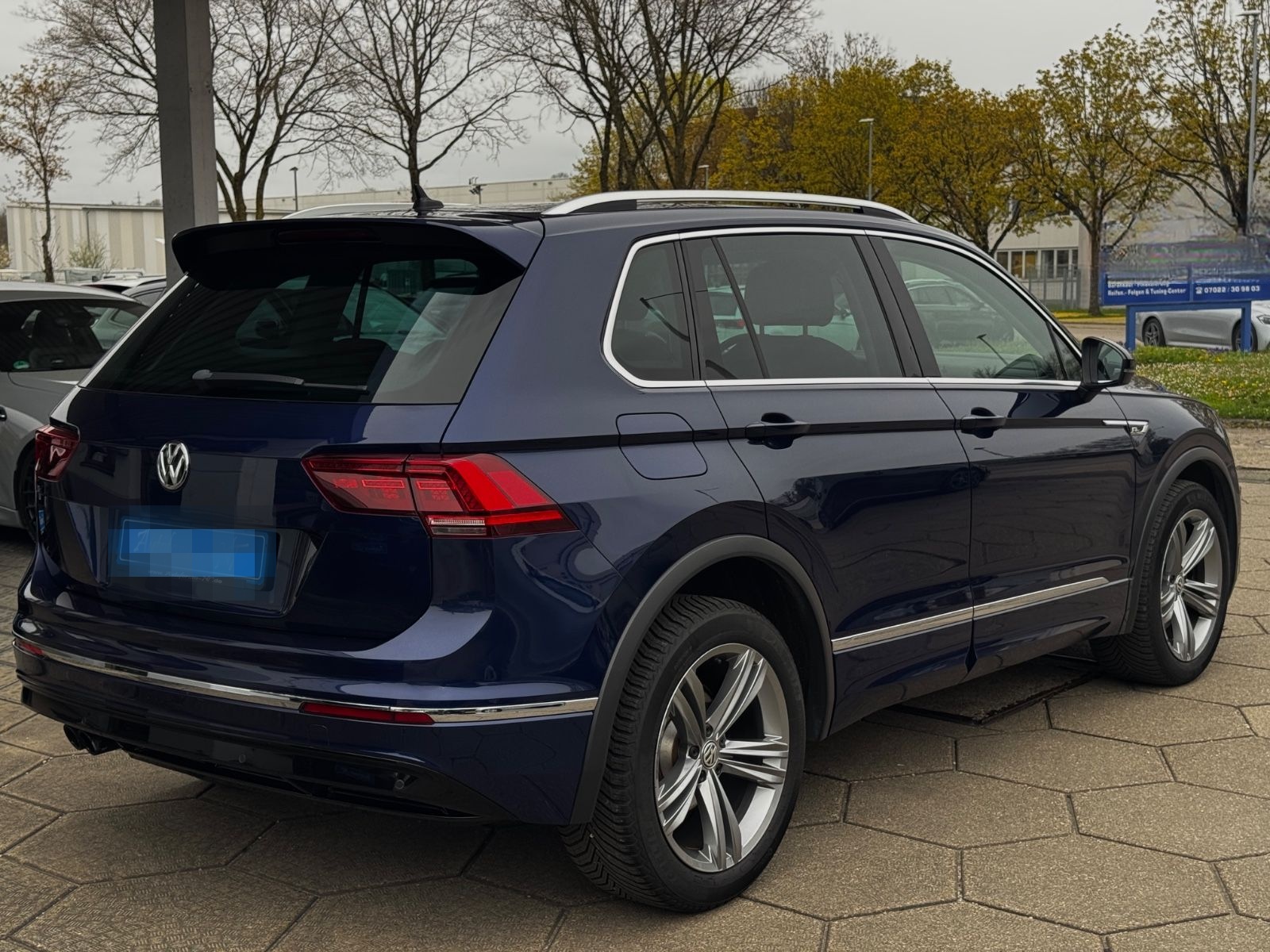 Volkswagen Tiguan R-Line Highline 4MOTION/ACC/AIR CARE/NAVI foto 3